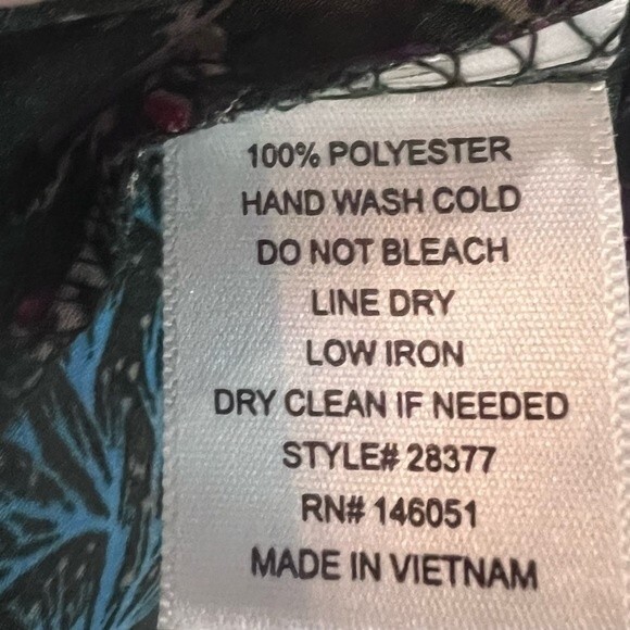 Monteau army green floral bell sleeve wrap top size medium NWT - Picture 7 of 7